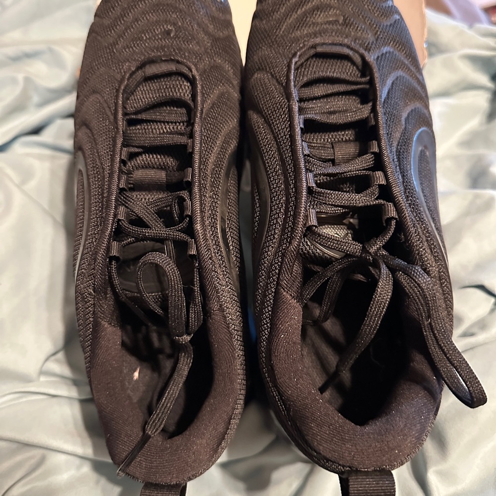 NIB Nike Air Max 720 GS youth size 7 women’s size 8.5 AQ3195 006
